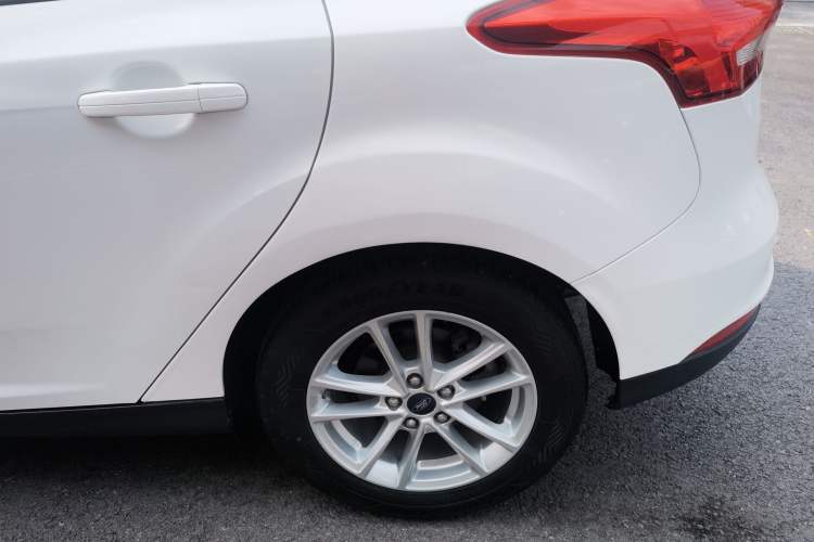 Used Ford Focus 2017 Hatchback 1.6L Manual Fashion Edition SmartDrive Version