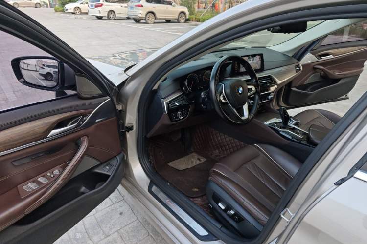 Used BMW 5 Series 2018 530Li Luxury Edition Premium Package
