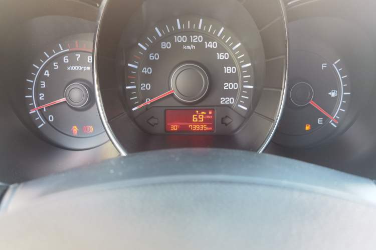 Used Kia K2 2015 Sedan 1.4L MT GLS
