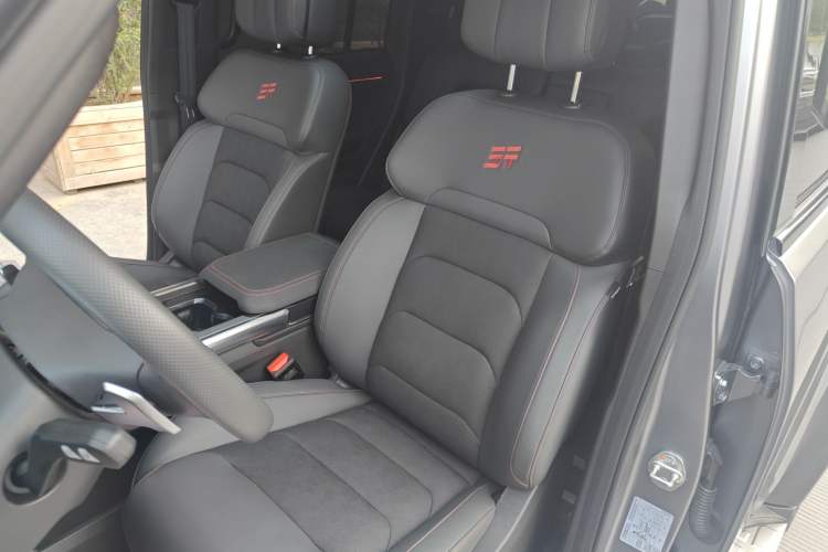 Used JETOUR Traveler 2023 2.0T All-Wheel Drive CrossPRO+
