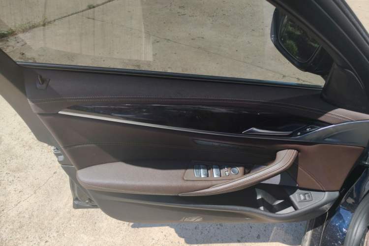 Used BMW 5 Series 2022 Restyled 525Li Luxury Package
