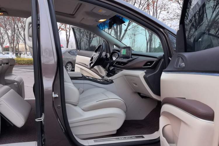 Used Buick GL8 2022 Land Executive Class 652T Prestige Model