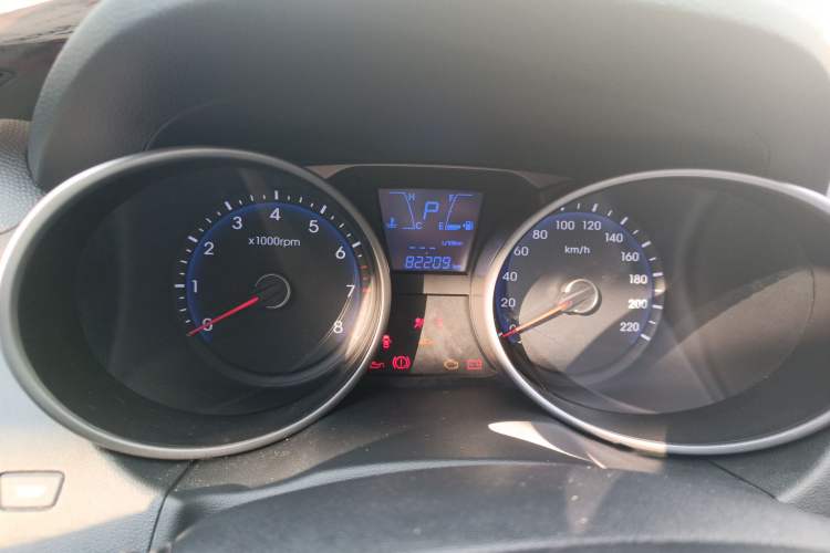 Used Hyundai ix35 2013 2.0L Automatic Two-Wheel Drive Smart GLS China IV Standard