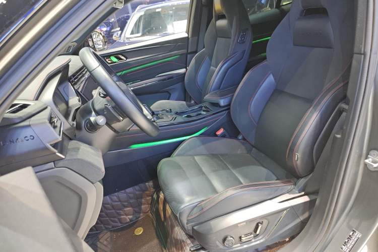 Used Lynk & Co 05 2022 2.0TD Four-Wheel Drive Dynamic Halo