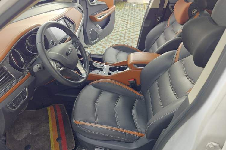 Used Zotye T300 2017 1.5T CVT Luxury Model
