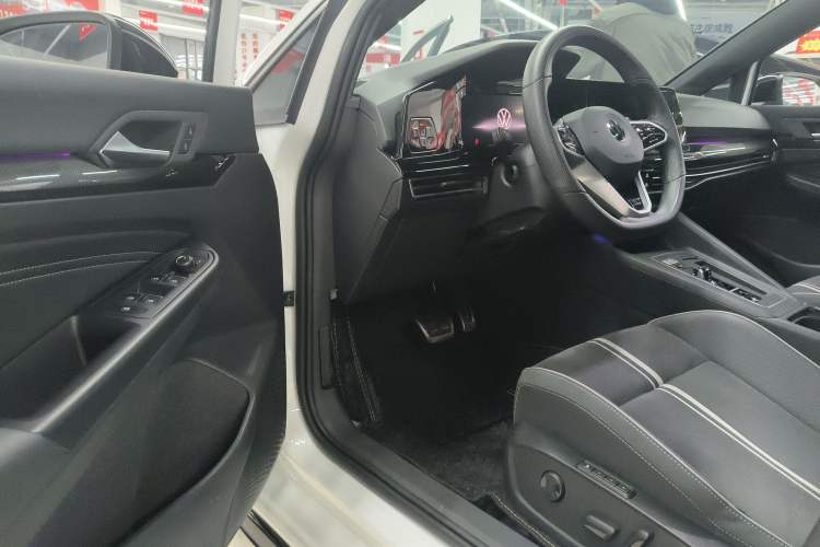 Used Volkswagen Golf 2023 Facelift 280TSI DSG R-Line Lite
