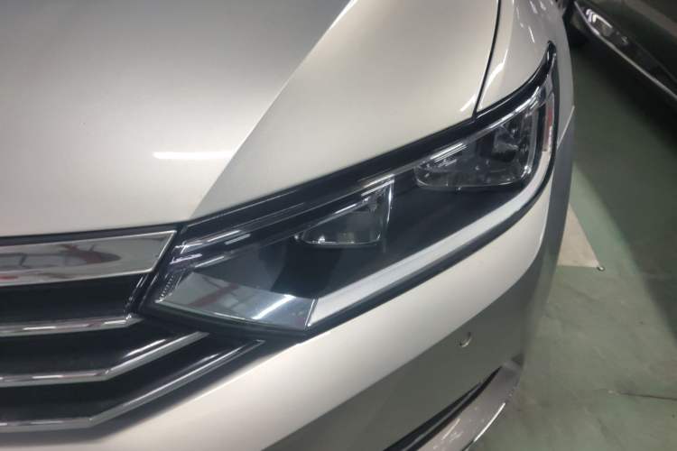 Used Volkswagen Magotan 2017 330TSI DSG Leading Model
