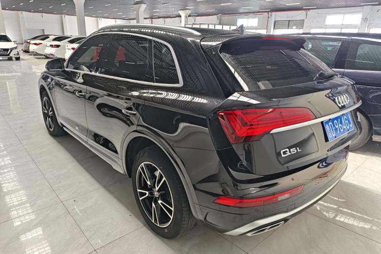 Used Audi Q5L 2022 40T Fashionable and Dynamic Model
