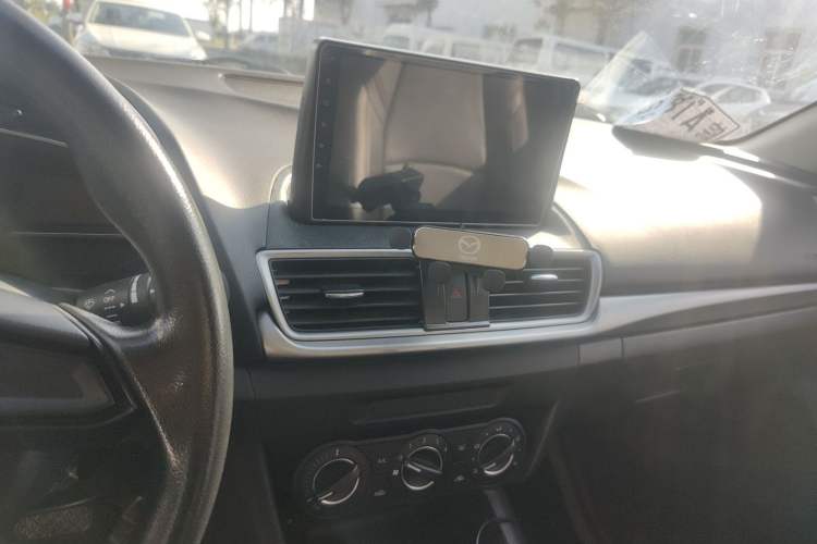 Used Mazda Mazda 3 Axela 2017 Hatchback 1.5L Automatic Comfort Model Emission Standard China V
