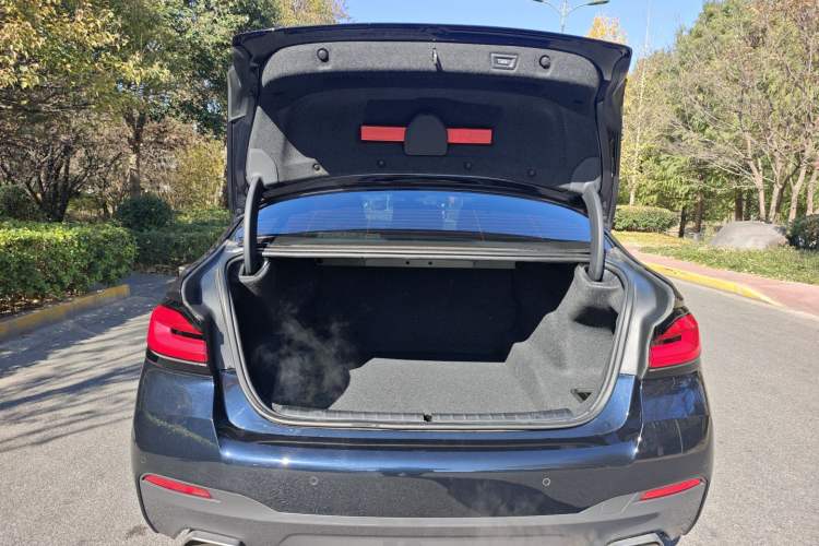 Used BMW 5 Series 2022 Restyled 525Li M Sport Package
