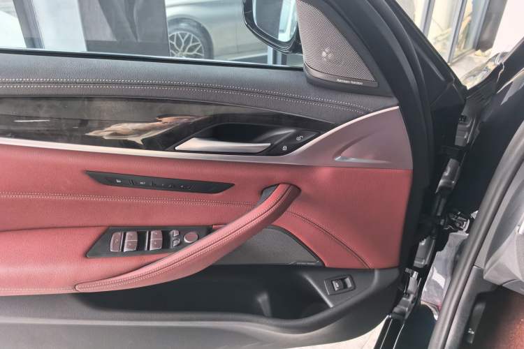 Used BMW 5 Series 2021 530Li Luxury Edition M Sport Package
