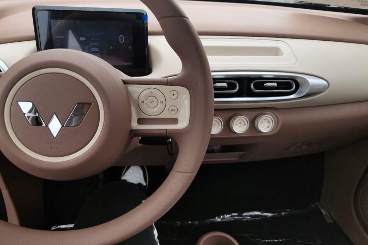 Used Wuling Hongguang MINIEV 2025 Four-Door Version Advanced Edition
