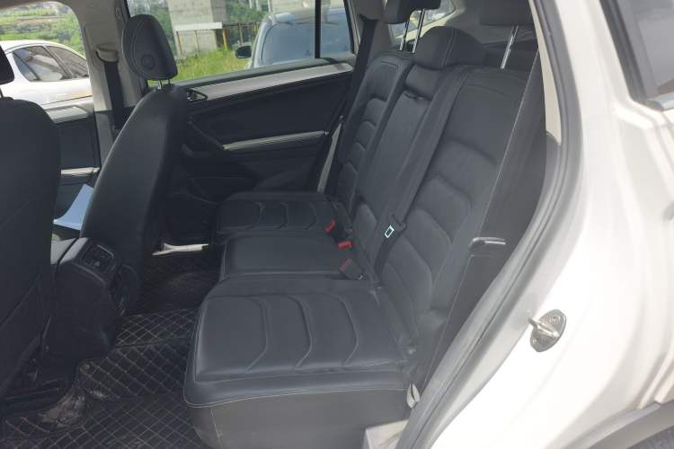 Used Volkswagen Tiguan L 2019 Updated Version 330TSI Automatic Two-Wheel Drive Panoramic Comfort Edition China VI Standard
