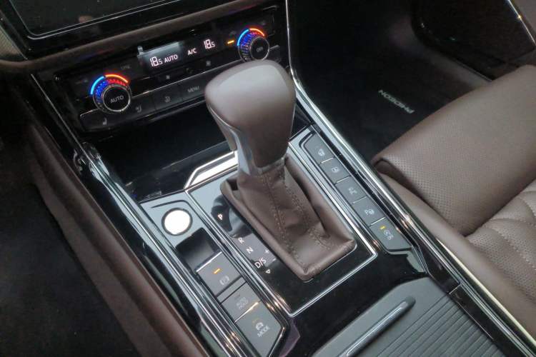 Used Volkswagen Phideon 2021 380TSI Luxury Edition
