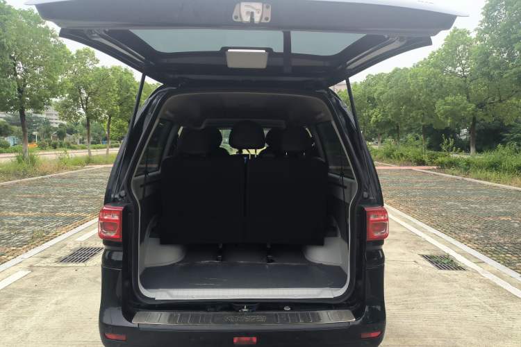 Used FORTHING Lingzhi 2024 M5L 1.5T Manual Comfort 7-Seater
