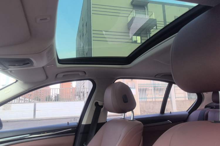 Used BMW 5 Series (Import) 2015 520i Elegant Edition
