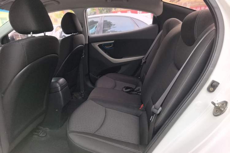 Used Hyundai Elantra 2012 1.6L Manual Fashion Edition
