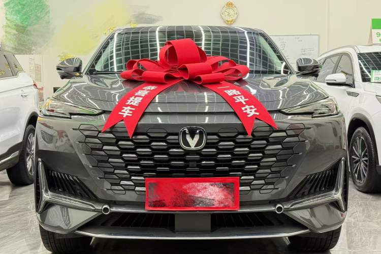 Used Changan UNI-K 2024 2.0T Two-Wheel Drive Global Edition
