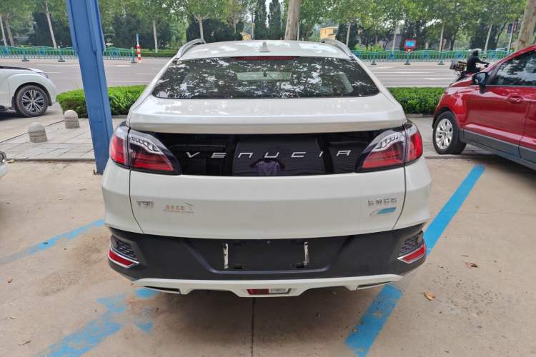 Used Venucia T90 2017 2.0L CVT Smart Edition
