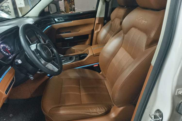 Used Zotye T700 2017 1.8T Dual-Clutch Luxury Model
