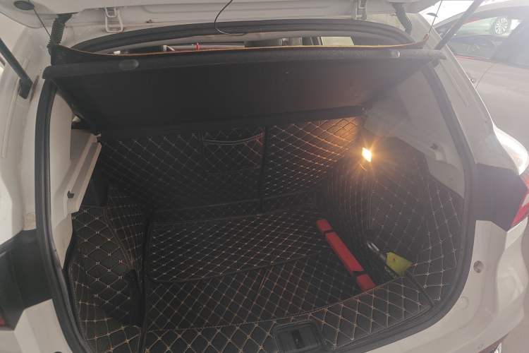 Used MG ZS 2018 1.5L Automatic Luxury Edition China V Standard
