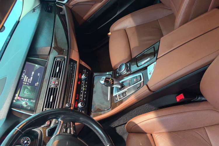 Used BMW 5 Series 2015 535Li Leading Model