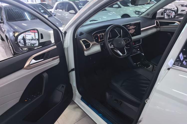 Used Volkswagen Tharu 2023 300TSI Two-Wheel-Drive Full Moon Edition