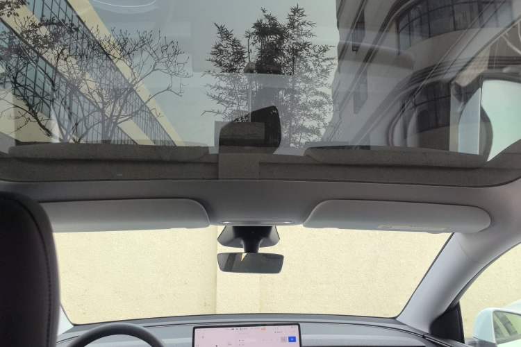 Used Tesla Model Y 2025 Rear-Wheel-Drive Version