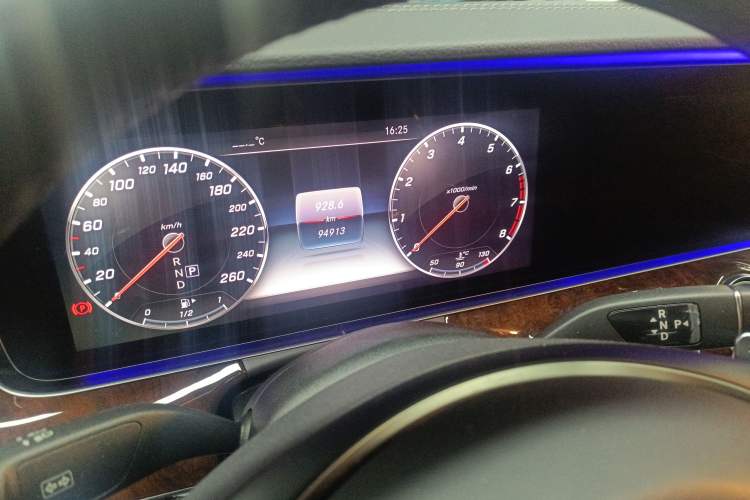 Used Mercedes-Benz E-Class 2016 E 300 L Stylish Model