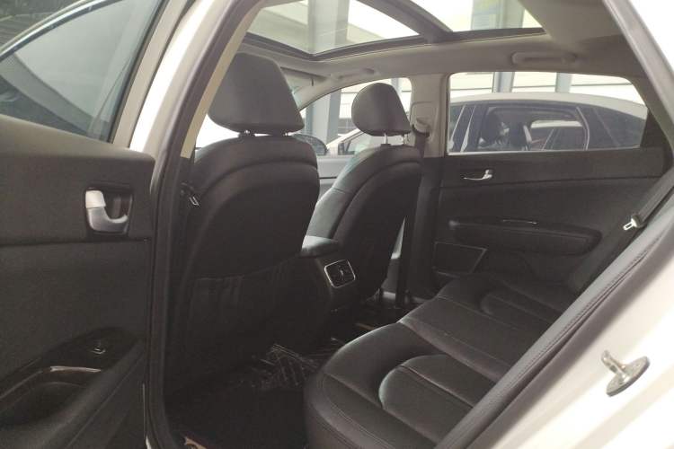 Used Kia K5 2016 1.6T Automatic LUX
