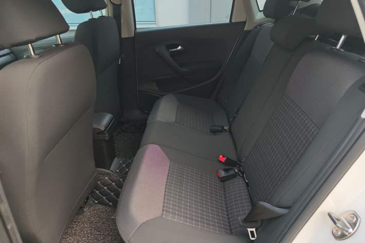 Used Volkswagen Polo 2016 1.6L Automatic Comfort Model
