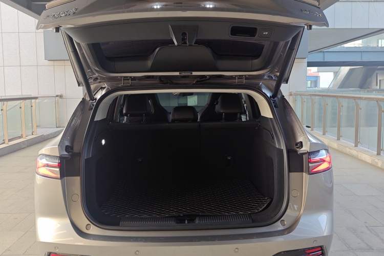 Used Roewe D5X DMH 2024 135 Flagship Edition
