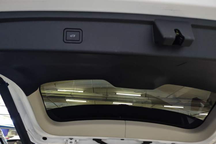 Used Wey VV6 2018 2.0T Two-Wheel-Drive Ultra-Luxury Version China V Standard
