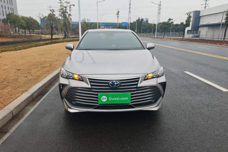 Used Toyota Avalon 2019 Dual-Engine 2.5L Luxury Edition China VI Standard