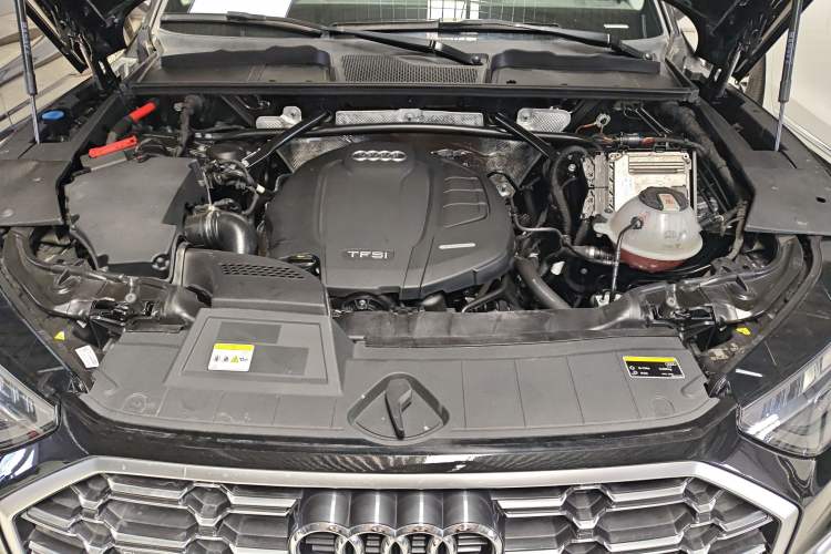 Used Audi Q5L 2022 40T Fashionable and Dynamic Model
