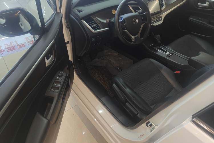 Used Honda Jade 2014 1.8L Automatic Comfort Elite Version 5 Seats
