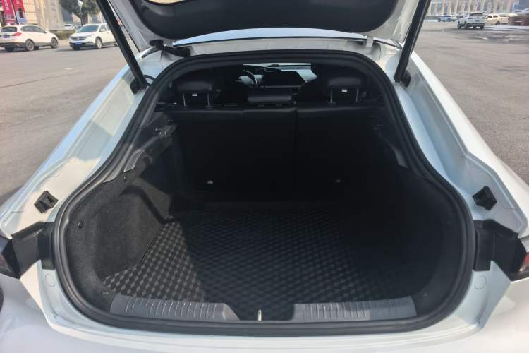 Used Changan UNI-V 2022 1.5T Prestige Version