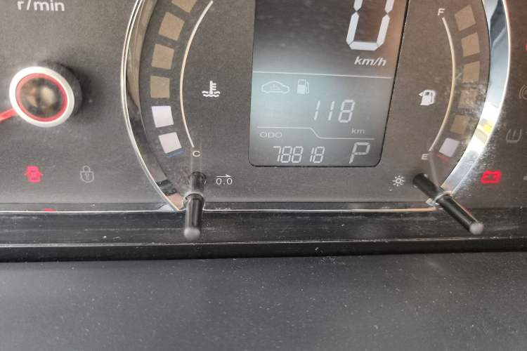 Used Roewe 350 2015 1.5L Automatic Luxury Sunroof Edition
