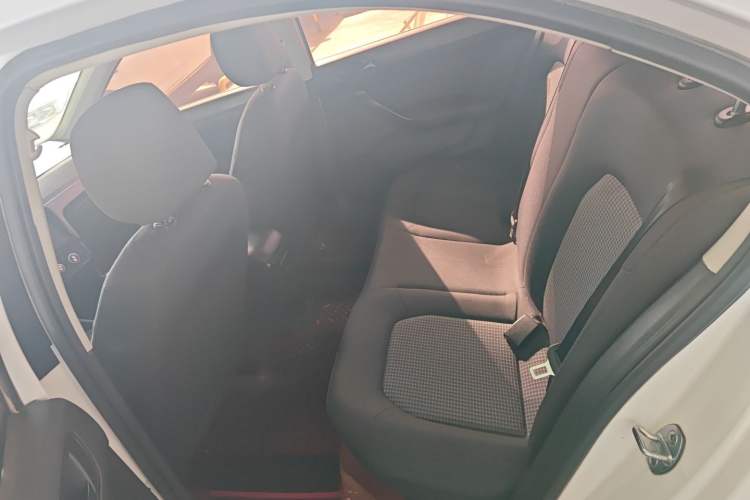 Used Volkswagen Santana 2016 1.6L Manual Fashion Edition
