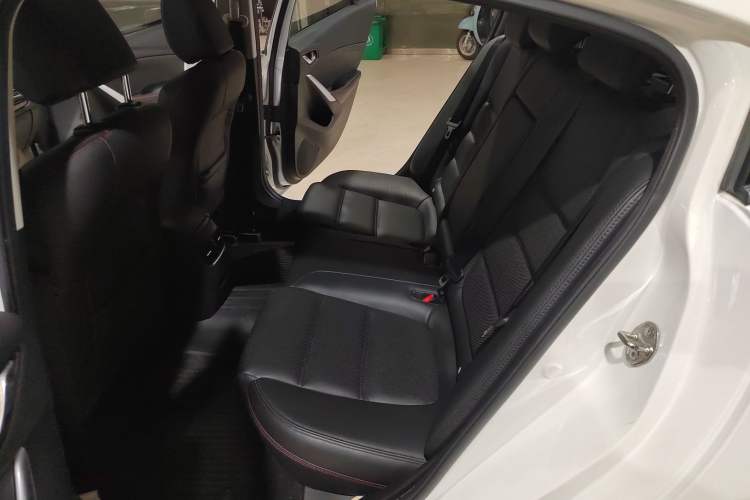 Used Mazda Atenza 2014 2.0L Blue Sky Luxury Edition
