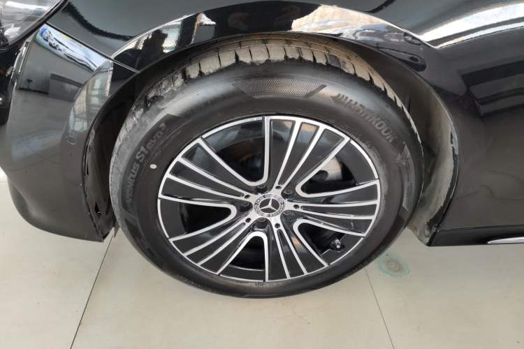 Used Mercedes-Benz E-Class 2025 E 260 L
