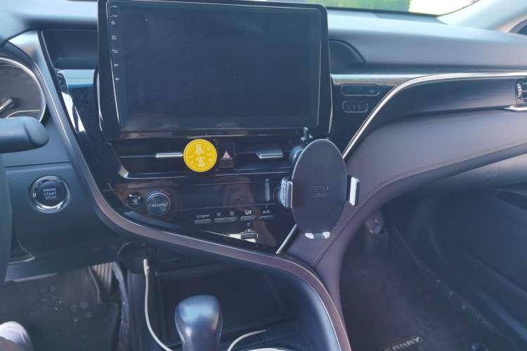 Used Toyota Camry 2021 2.0G Luxury Edition
