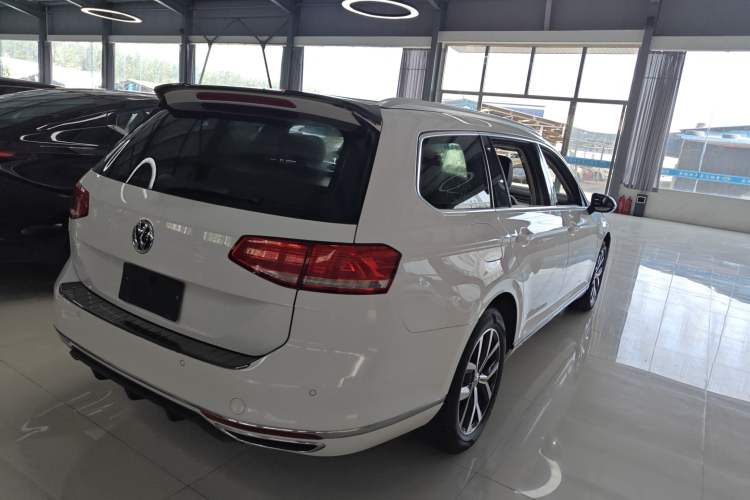 Used Volkswagen Variant 2017 380TSI Two-Wheel Drive Comfort Edition
