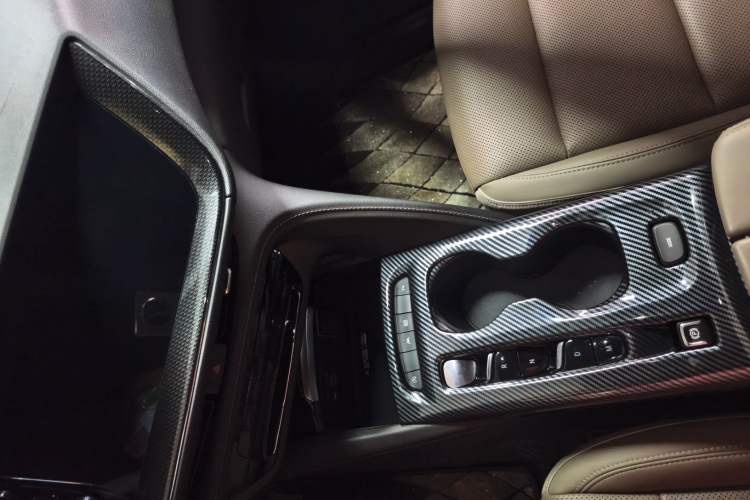 Used Buick Envision 2022 Encore Plus 652T Five-Seat Luxury Model
