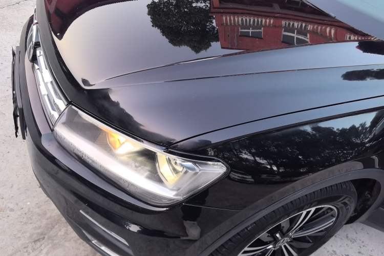 Used Volkswagen Tiguan L 2021 330TSI Automatic Two-Wheel Drive Smart Edition
