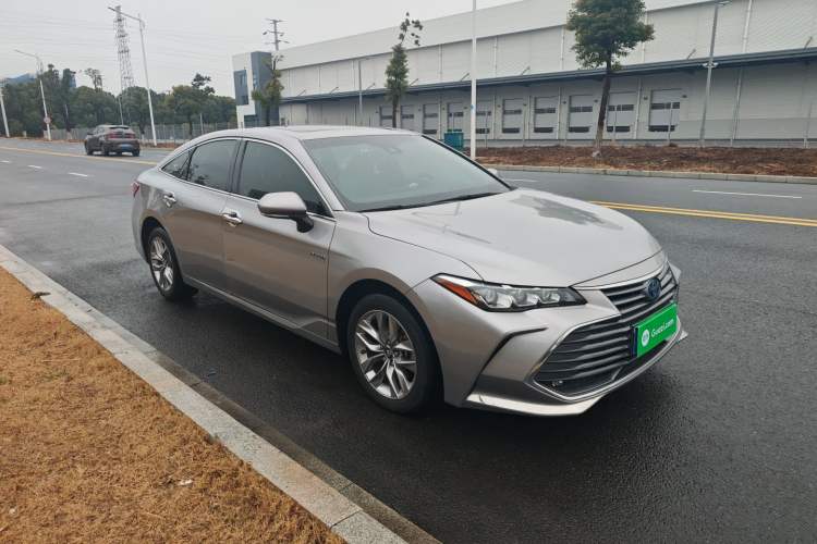 Used Toyota Avalon 2019 Dual-Engine 2.5L Luxury Edition China VI Standard