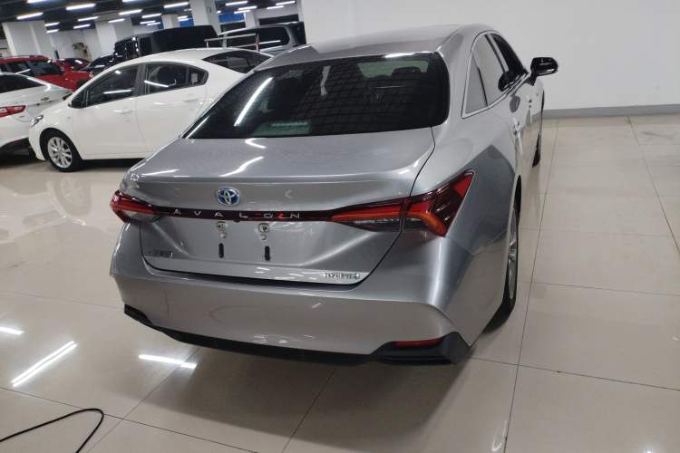 Used Toyota Avalon 2019 Dual-Engine 2.5L Luxury Edition China VI Standard
