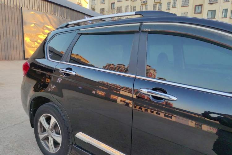 Used Haval H6 2015 Upgraded Model 1.5T Manual Two-Wheel Drive Elite Version
