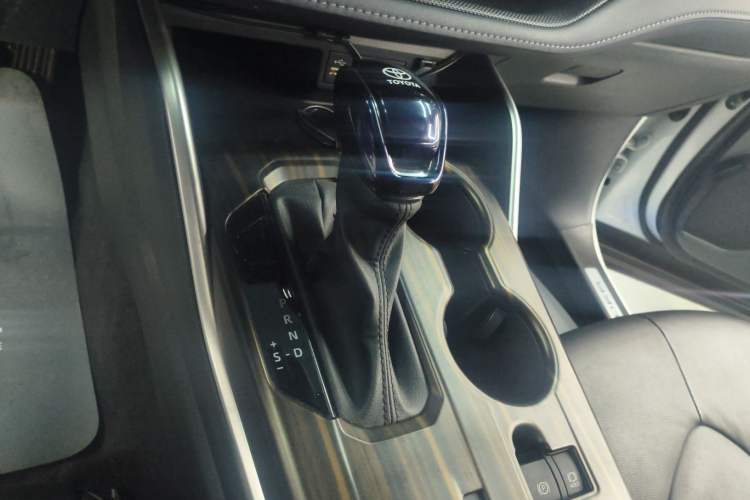 Used Toyota Highlander 2022 Dual-Engine 2.5L Four-Wheel Drive Prestige Version 7 Seats