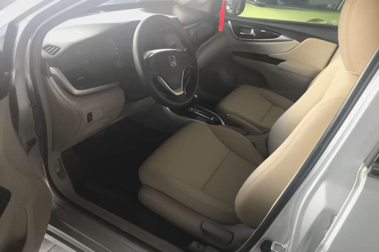 Used Honda Crider 2013 1.8L automatic comfort version
